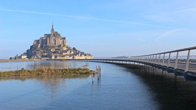 mont_st_michel__jetc3a9e_par_marc3a9e_haute  Mont Saint Michel (Francia).jpg